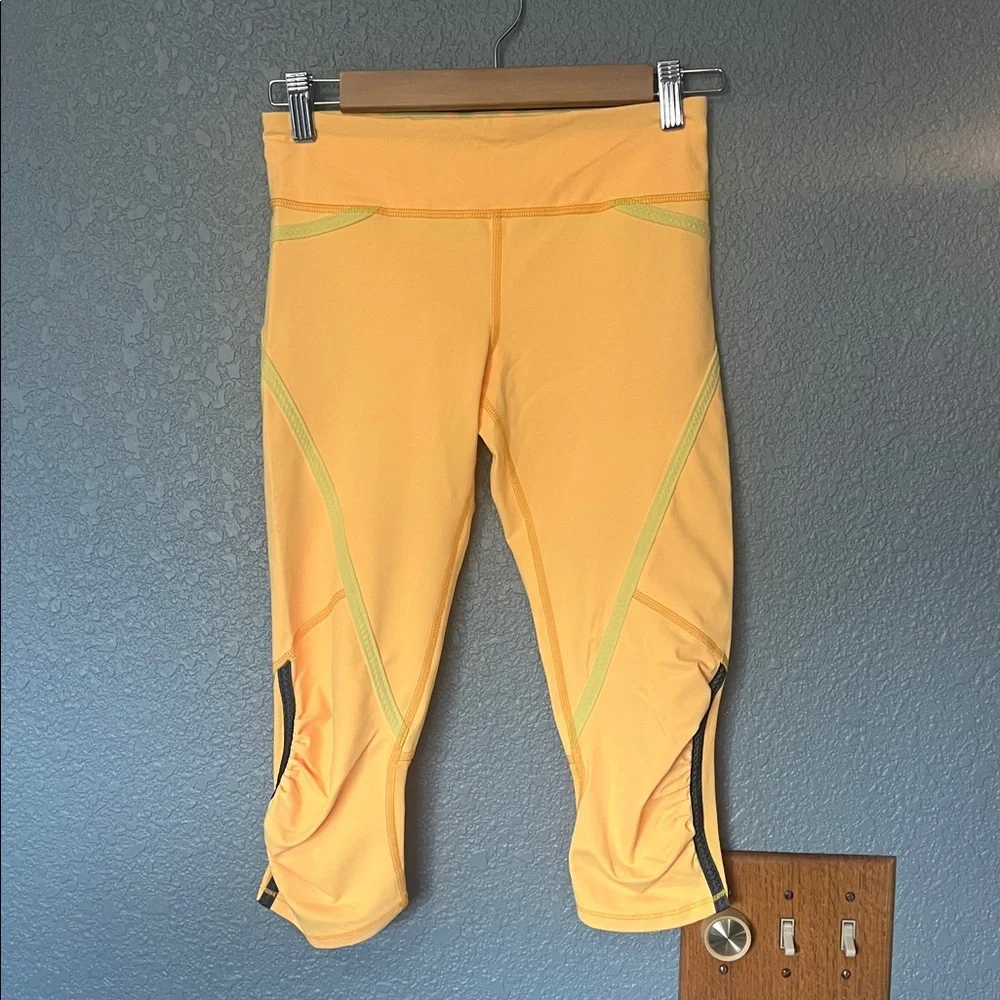 Lululemon Run‎ Inspire Crop II Yellow Mesh Vent Athletic Leggings Size 4